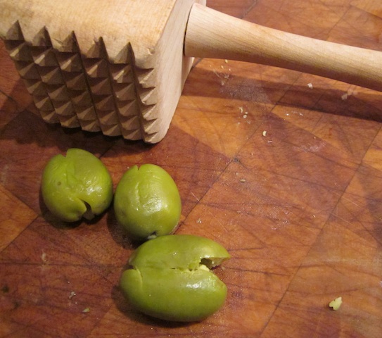 crush-fresh-olives